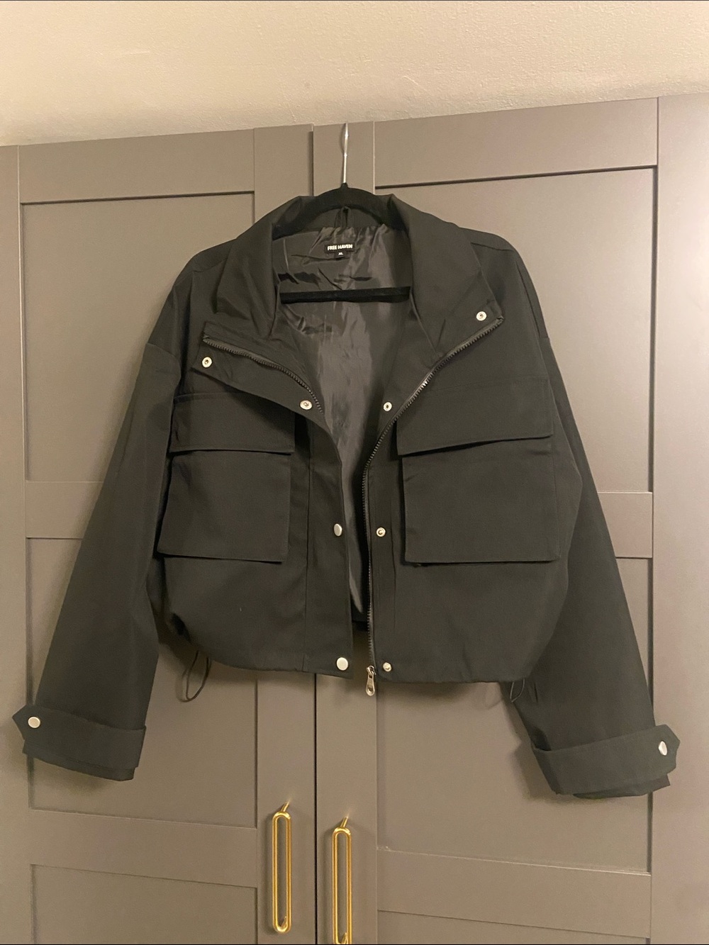 Cropped Black Utility Jacket with Front Flap Pockets